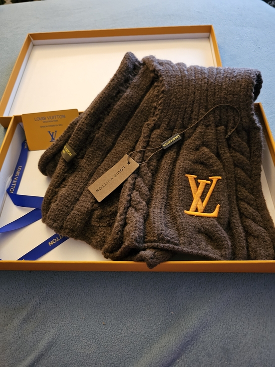 Louis Vuitton Other - Louis Vuitton Gray "Only Louis Mini Knit Cable Scarf" with Yellow LV Monogram